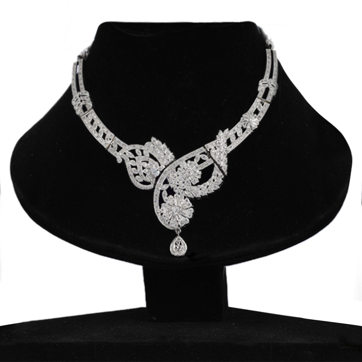 Trend Setter Silver Modern Necklace - Image 2